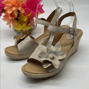 b.o.c. Born Concept Tan Wedge Sandals with Ankle Strap and Flower Detail Size 11